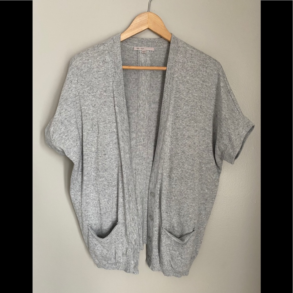 NWOT GAP Sleeveless cardigan